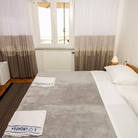 Rooms & Apartment Albina Baška Exteriér fotografie