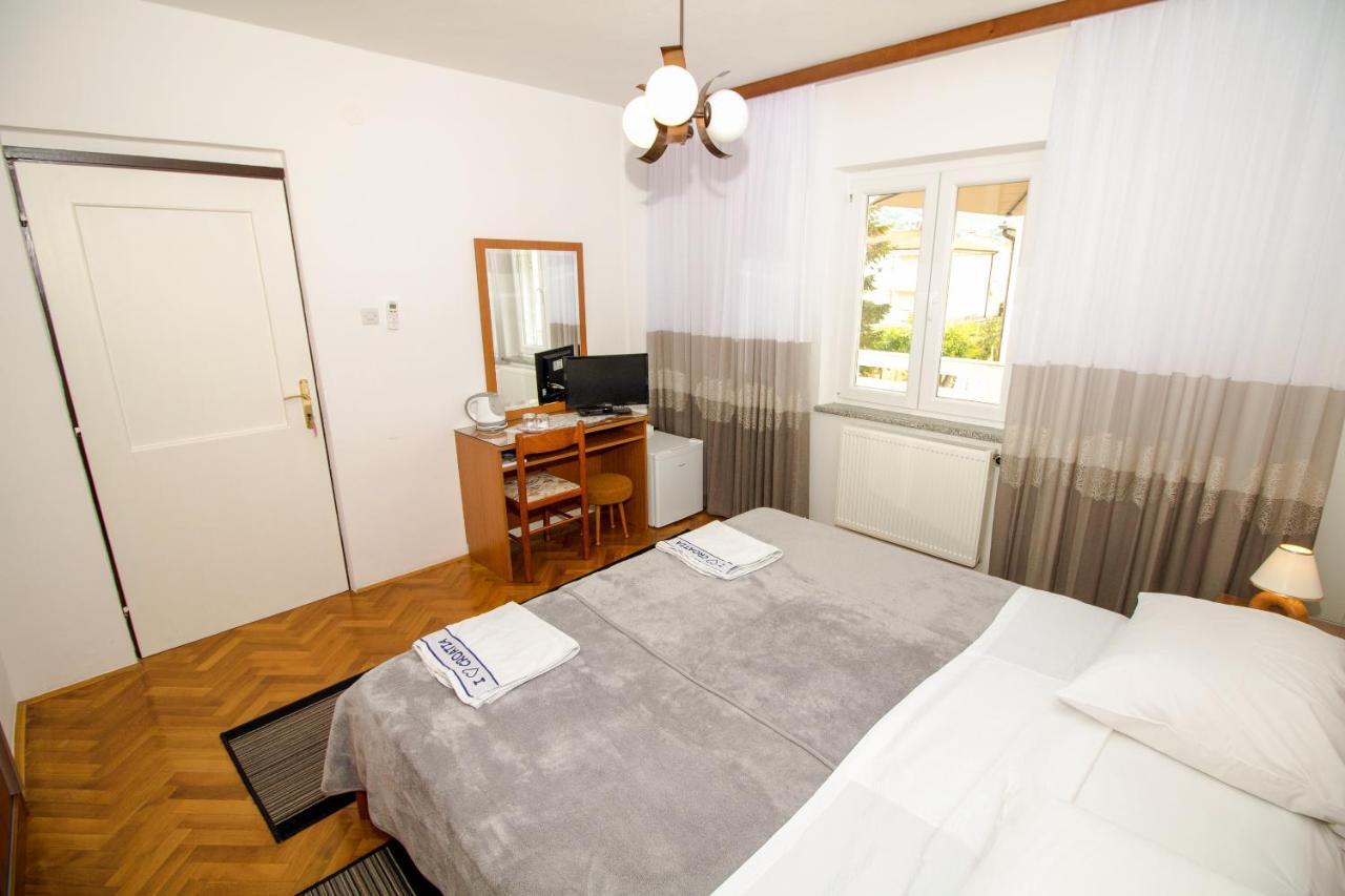 Rooms & Apartment Albina Baška Exteriér fotografie