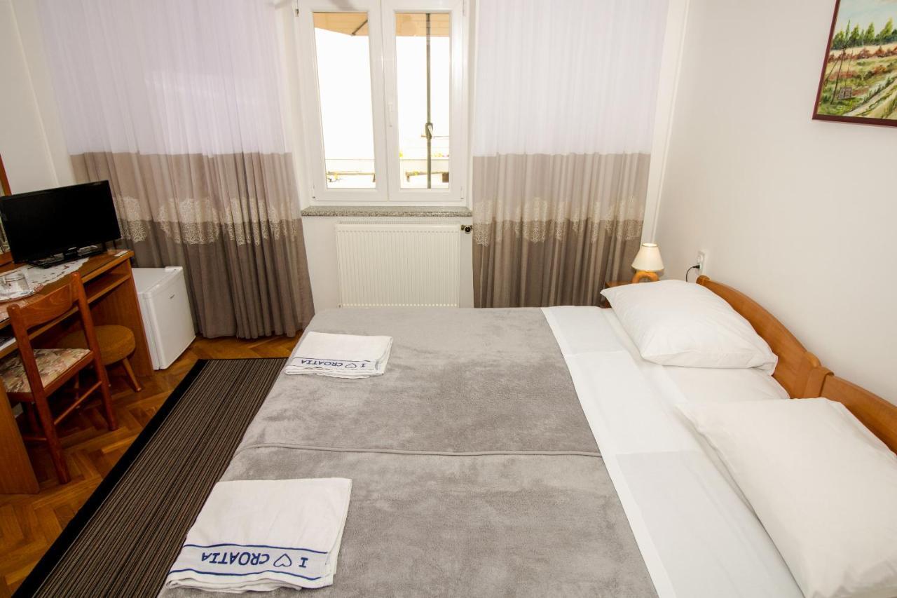 Rooms & Apartment Albina Baška Exteriér fotografie