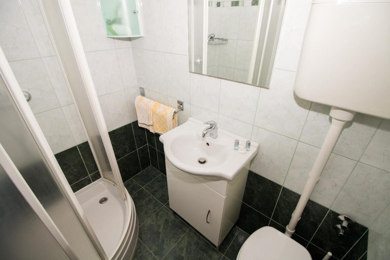 Rooms & Apartment Albina Baška Exteriér fotografie