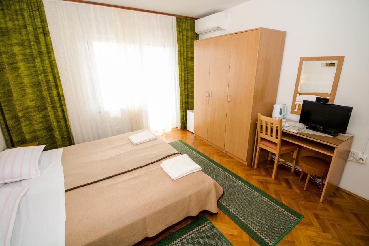 Rooms & Apartment Albina Baška Exteriér fotografie