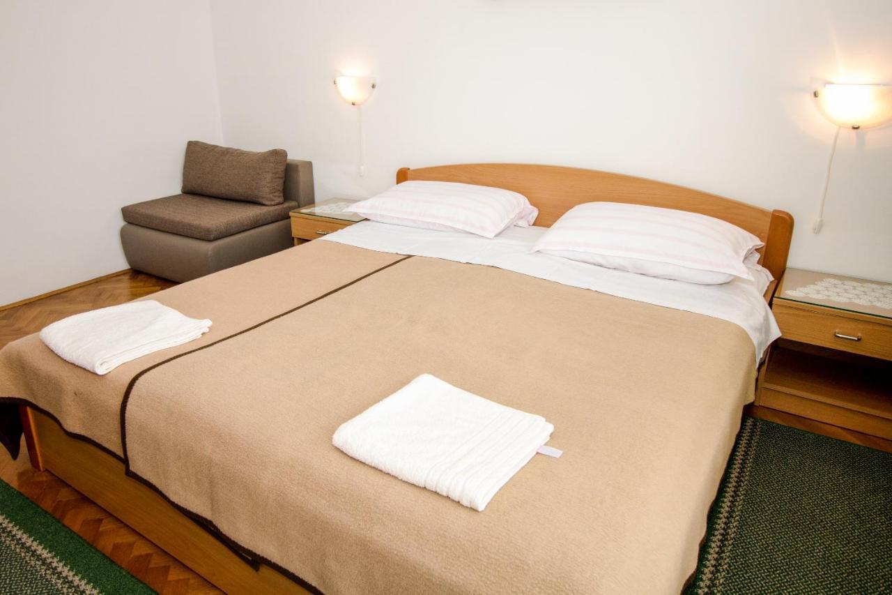 Rooms & Apartment Albina Baška Exteriér fotografie