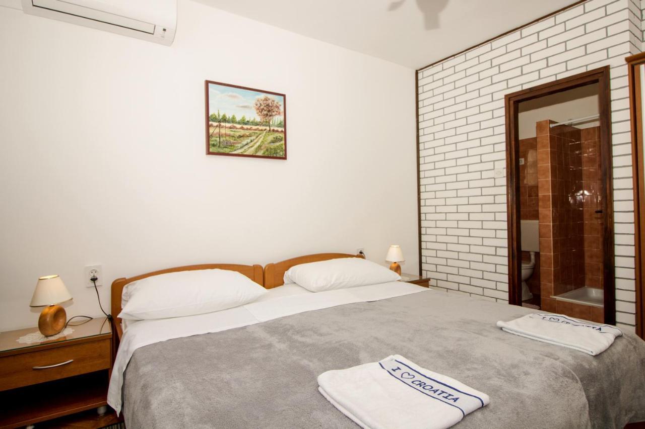 Rooms & Apartment Albina Baška Exteriér fotografie