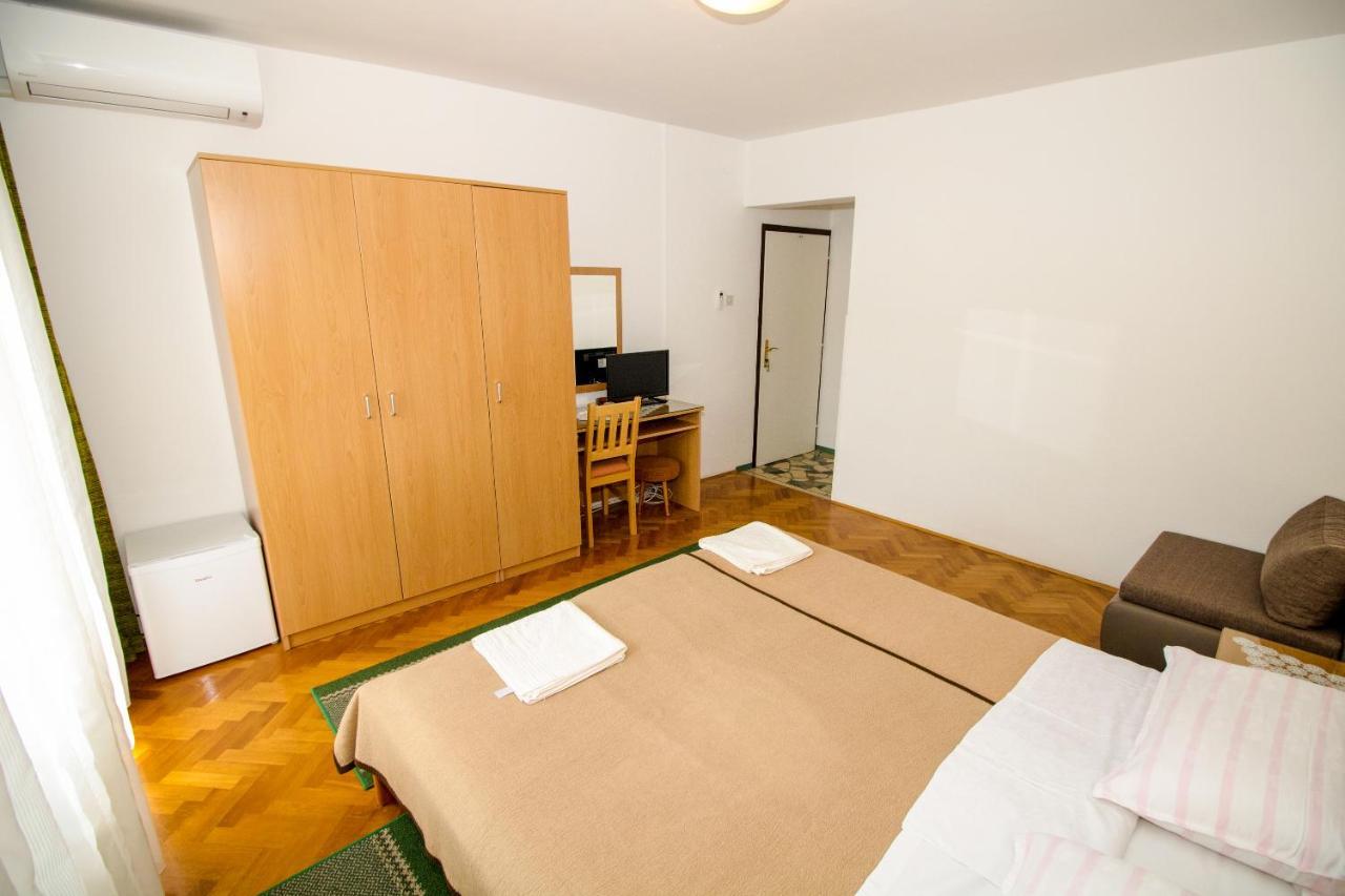 Rooms & Apartment Albina Baška Exteriér fotografie