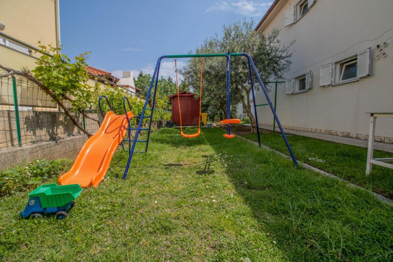Rooms & Apartment Albina Baška Exteriér fotografie
